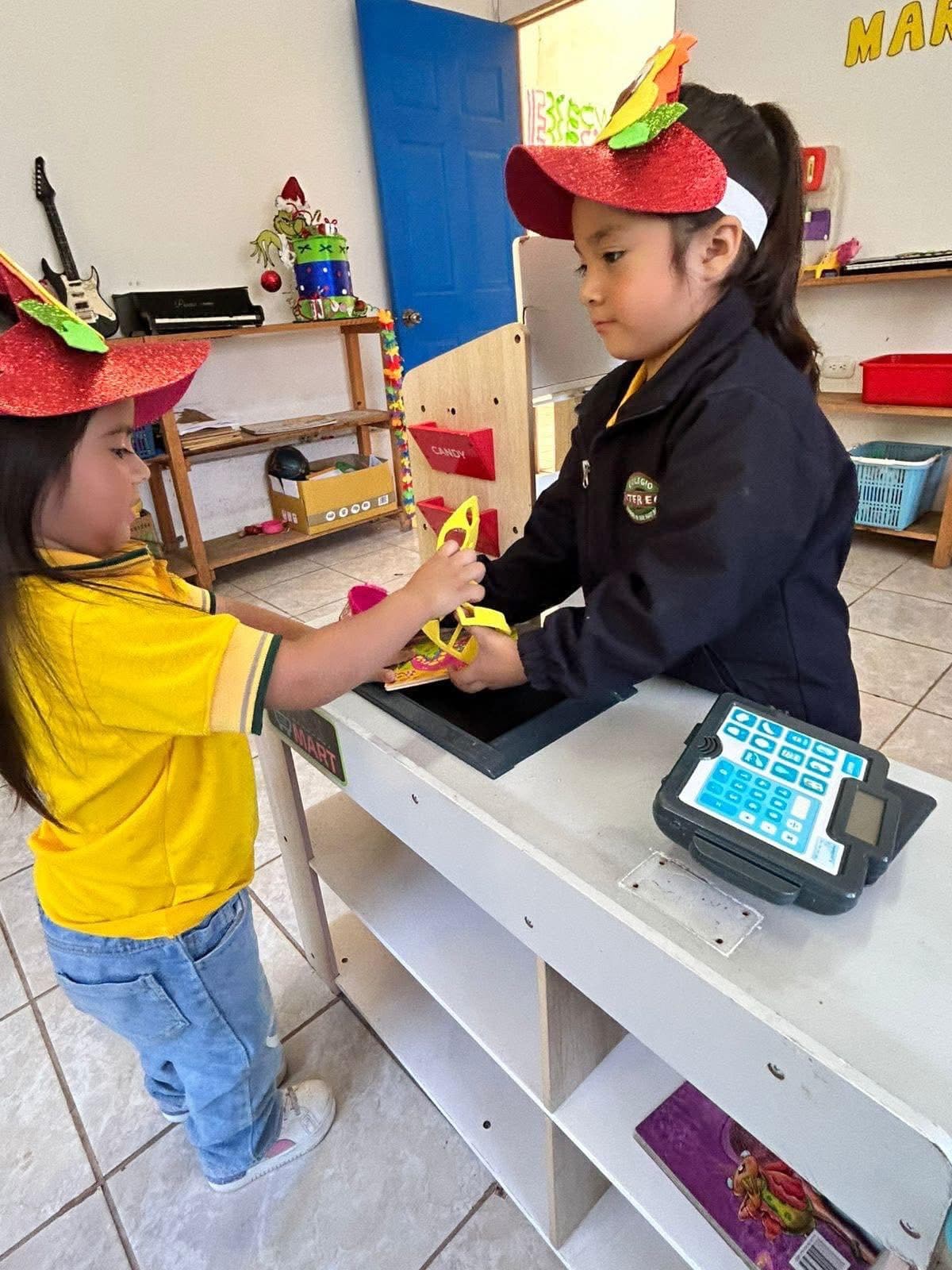 Actividades y talleres creativos con estudiantes de Colegio Intereco